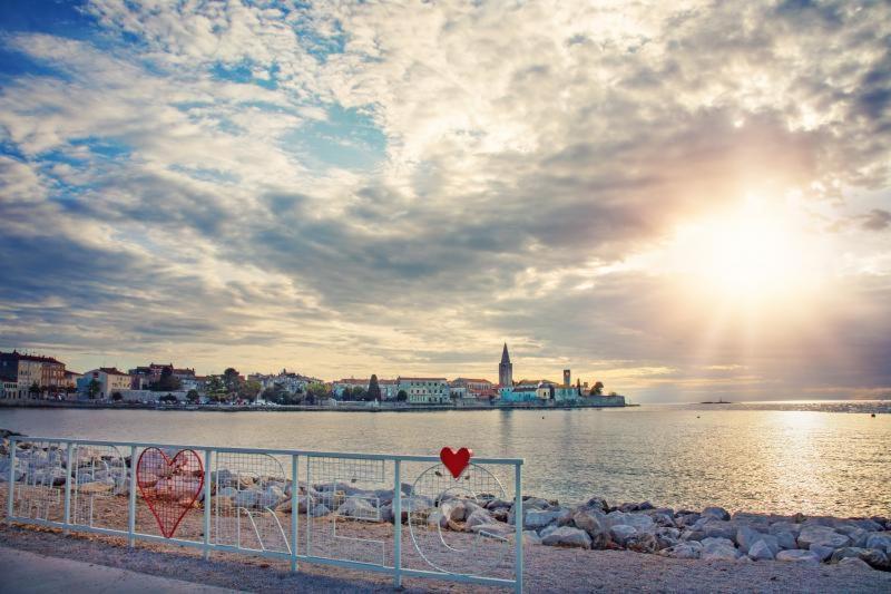 Caprice Studio Apartment Porec Bagian luar foto