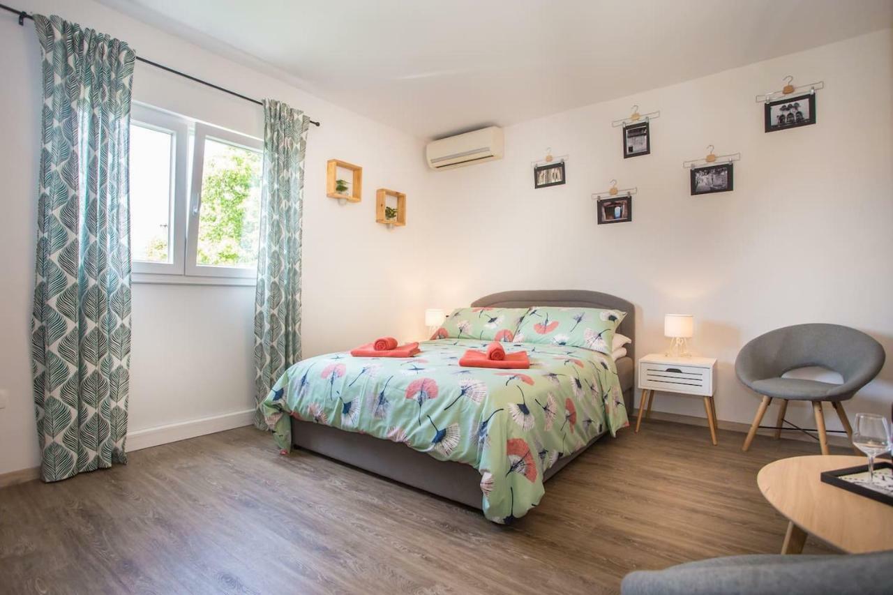 Caprice Studio Apartment Porec Bagian luar foto